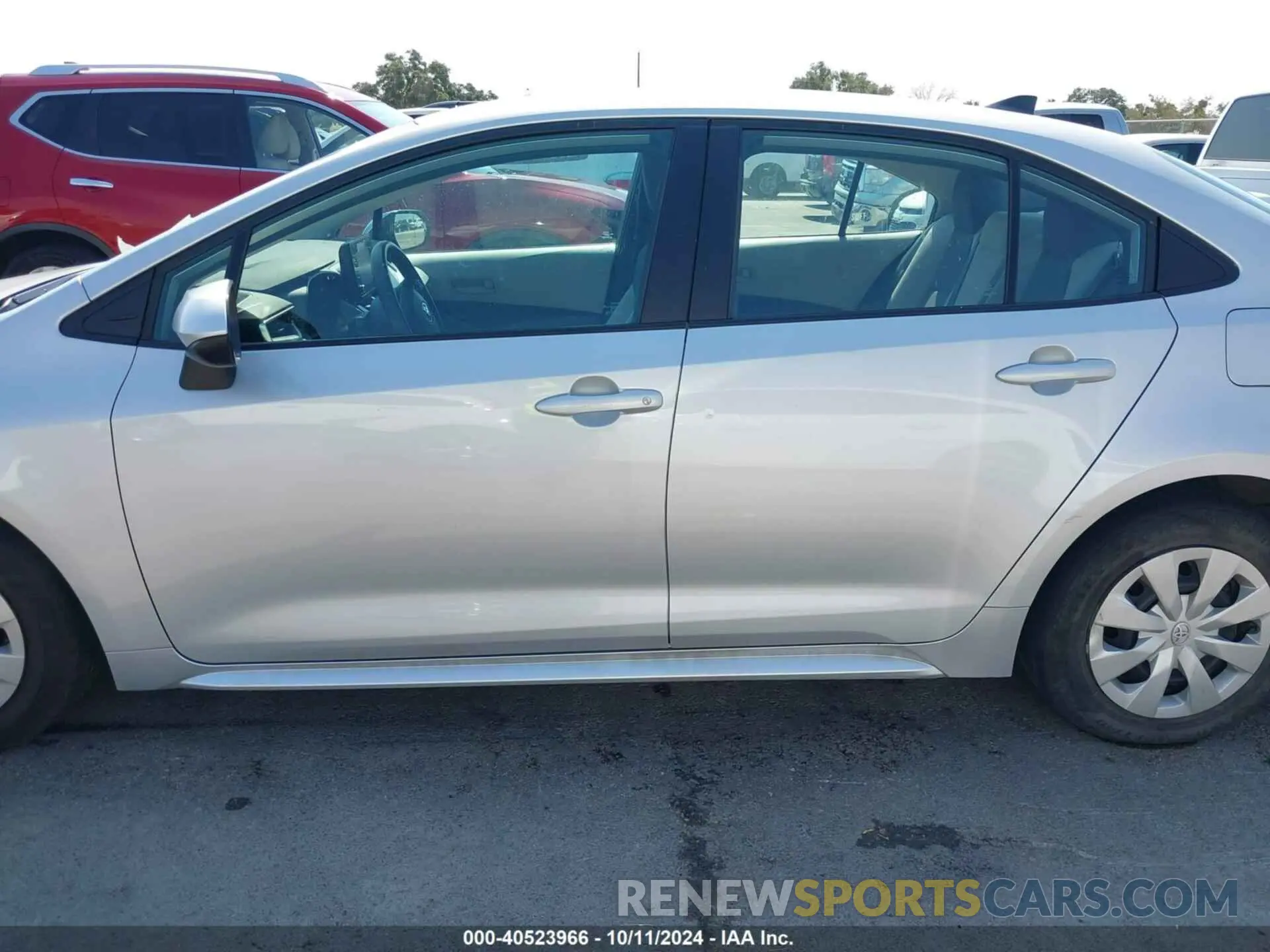 14 Photograph of a damaged car 5YFDPMAE7NP385469 TOYOTA COROLLA 2022