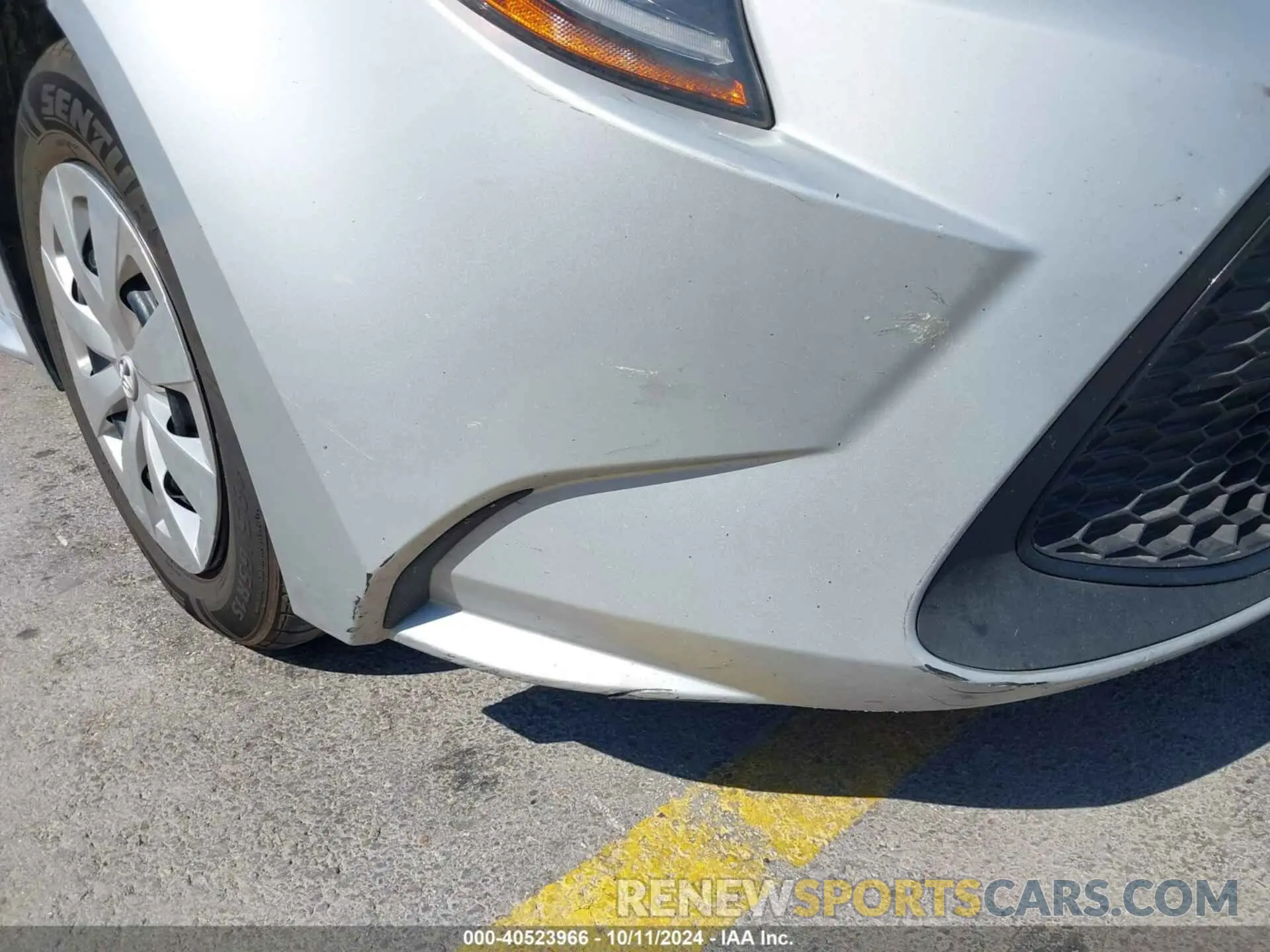 17 Photograph of a damaged car 5YFDPMAE7NP385469 TOYOTA COROLLA 2022