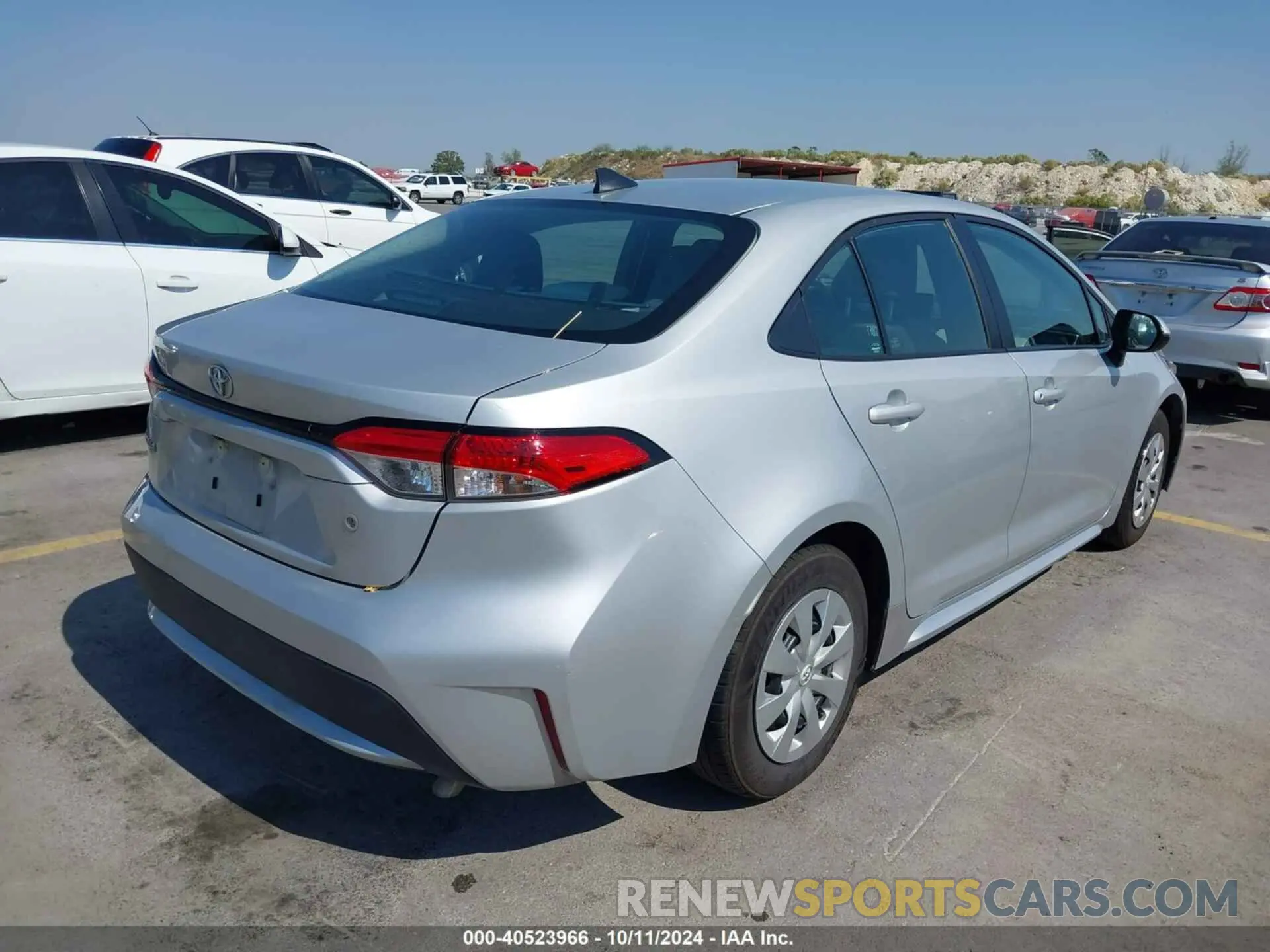 4 Photograph of a damaged car 5YFDPMAE7NP385469 TOYOTA COROLLA 2022