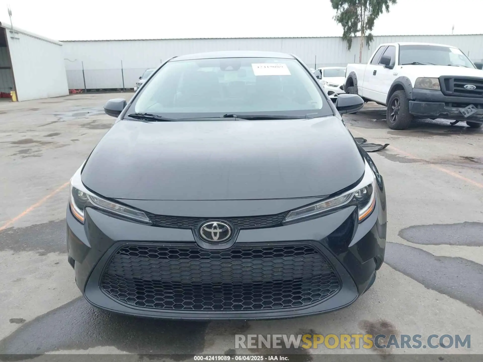 13 Photograph of a damaged car 5YFDPMAE8NP328049 TOYOTA COROLLA 2022