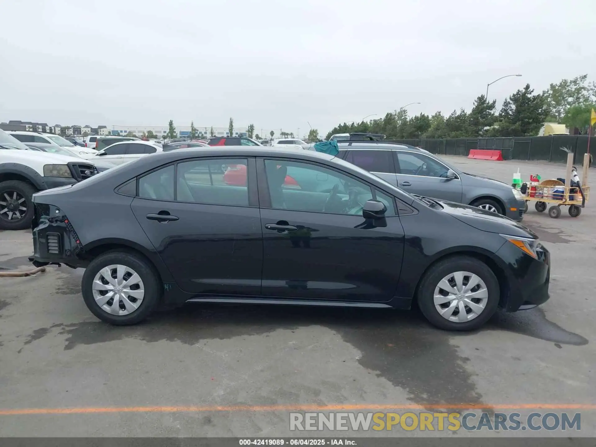 14 Photograph of a damaged car 5YFDPMAE8NP328049 TOYOTA COROLLA 2022