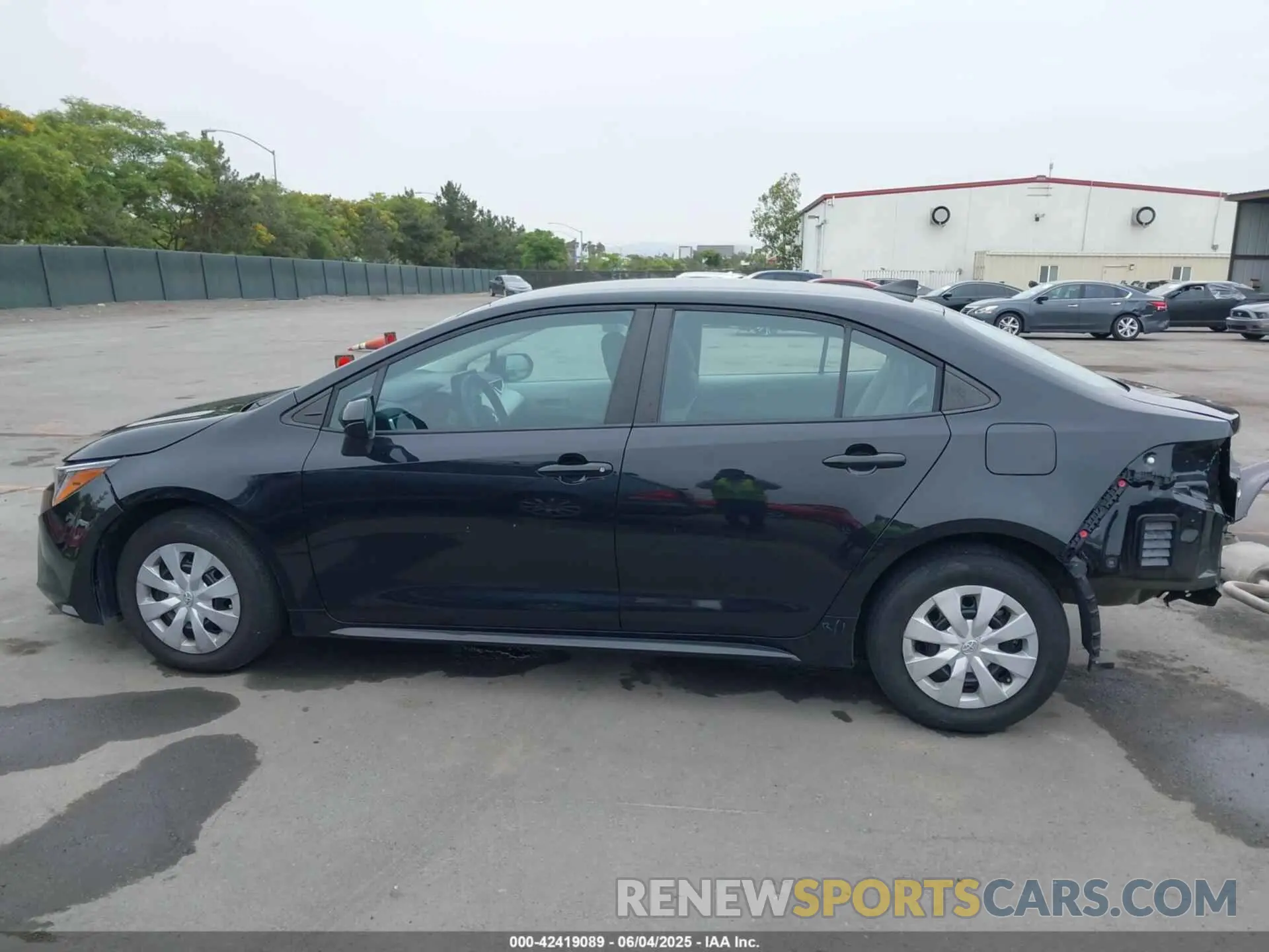 15 Photograph of a damaged car 5YFDPMAE8NP328049 TOYOTA COROLLA 2022