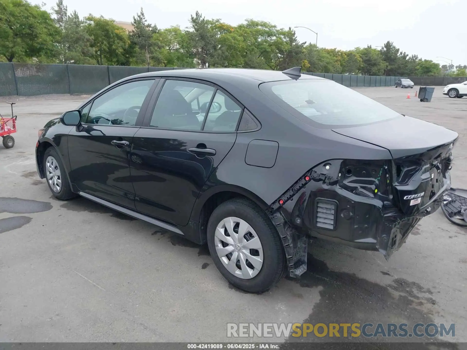 3 Photograph of a damaged car 5YFDPMAE8NP328049 TOYOTA COROLLA 2022