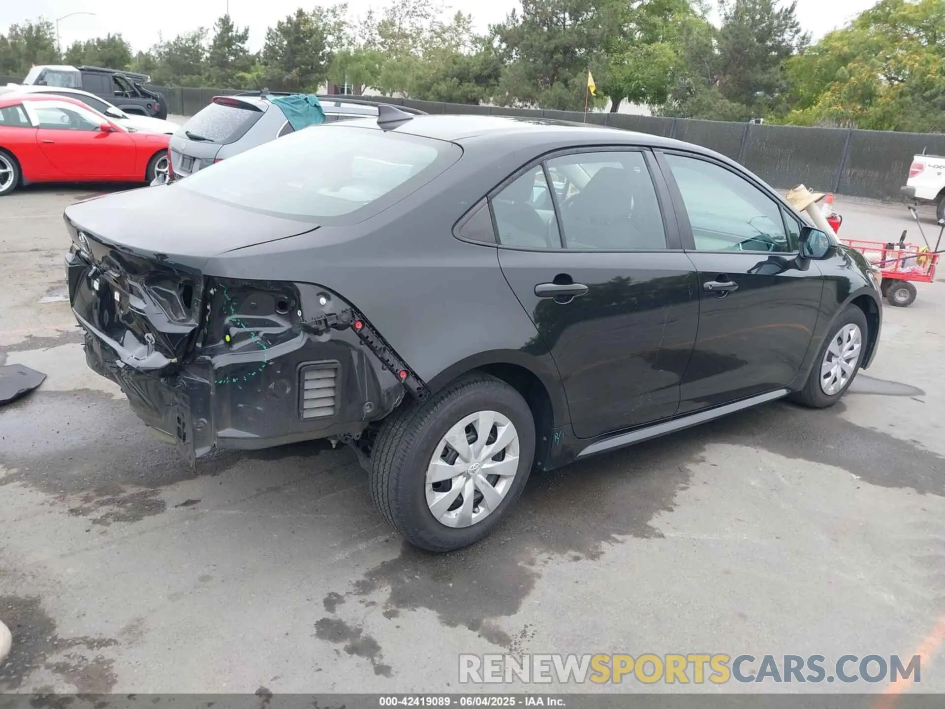 4 Photograph of a damaged car 5YFDPMAE8NP328049 TOYOTA COROLLA 2022