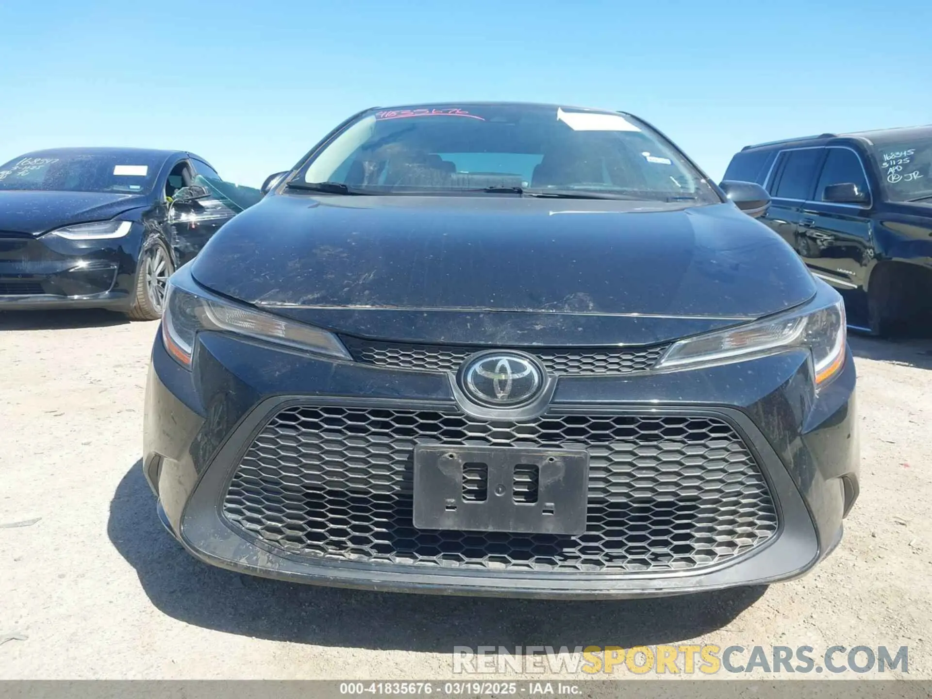 12 Photograph of a damaged car 5YFDPMAE9NP287950 TOYOTA COROLLA 2022