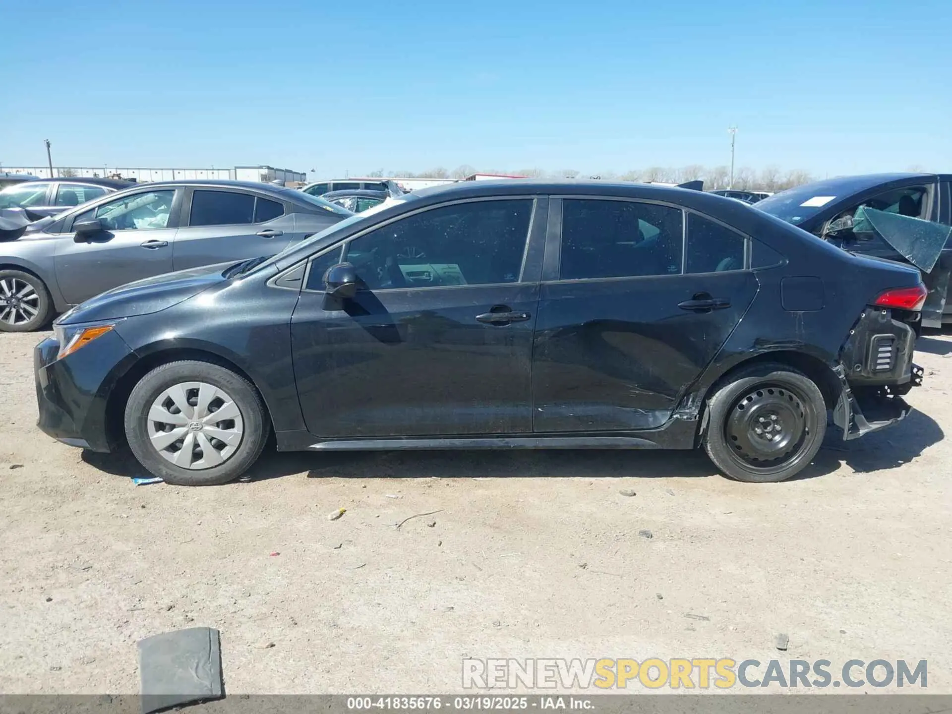 14 Photograph of a damaged car 5YFDPMAE9NP287950 TOYOTA COROLLA 2022
