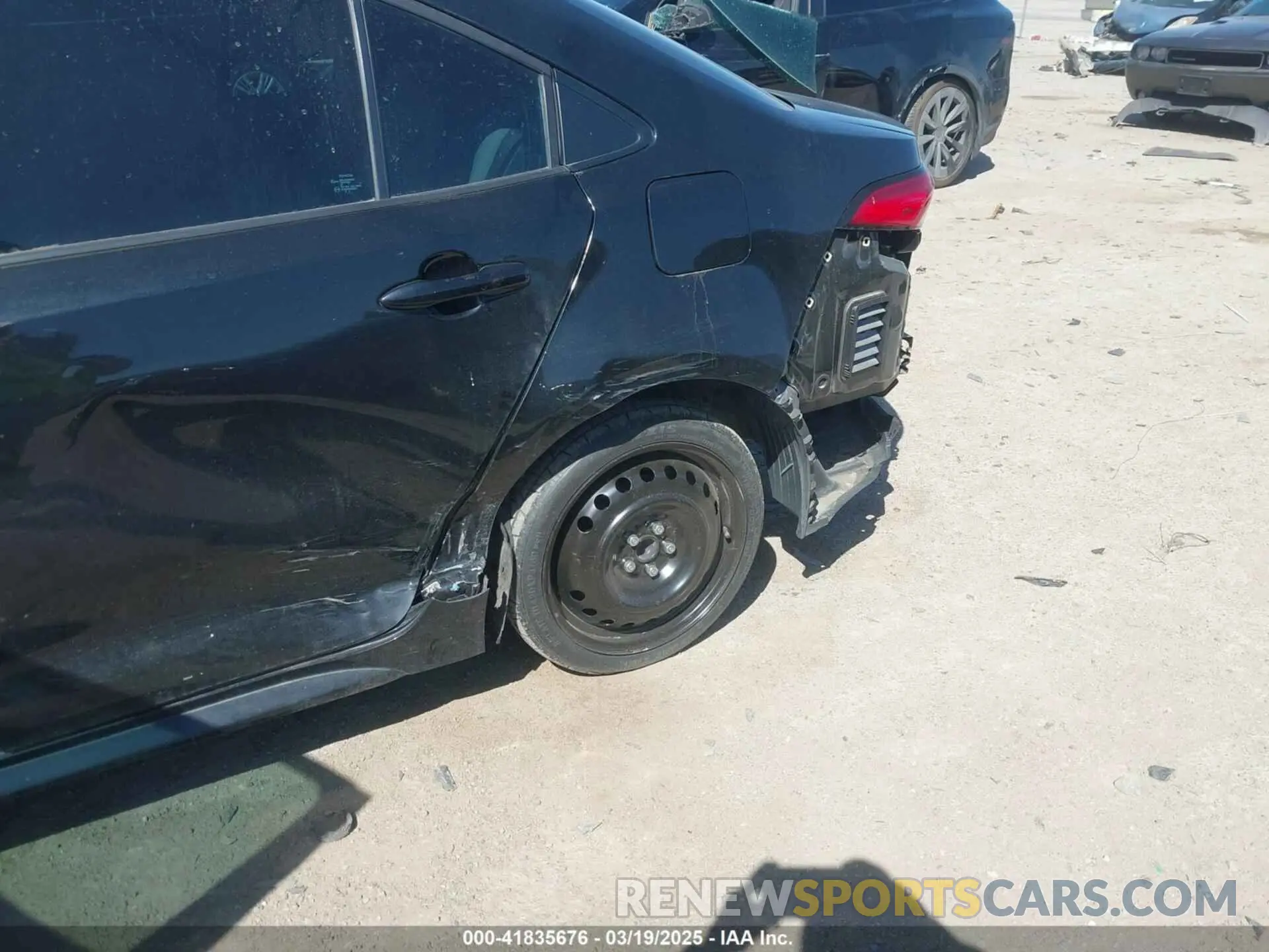 6 Photograph of a damaged car 5YFDPMAE9NP287950 TOYOTA COROLLA 2022