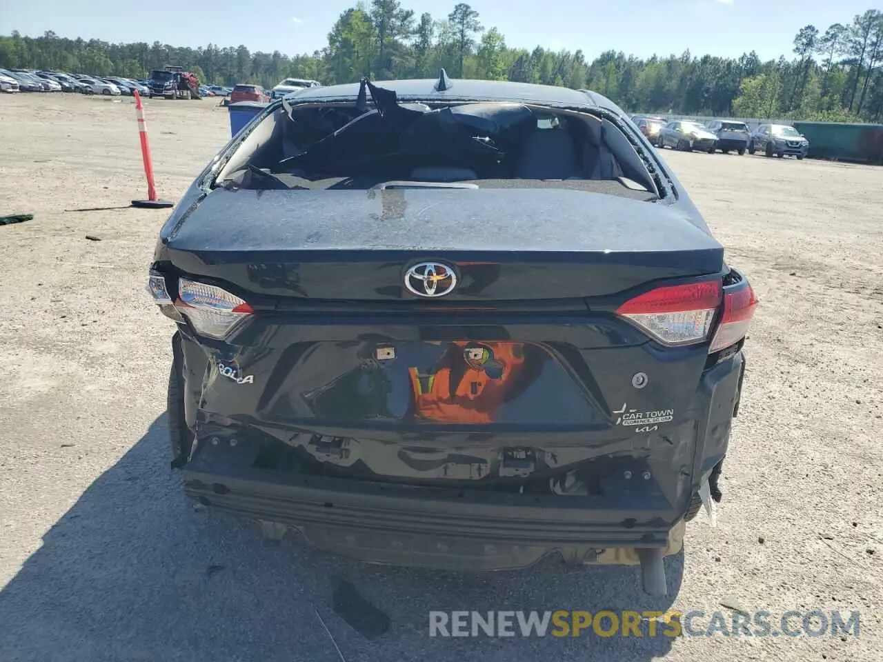 6 Photograph of a damaged car 5YFDPMAEXNP271692 TOYOTA COROLLA 2022