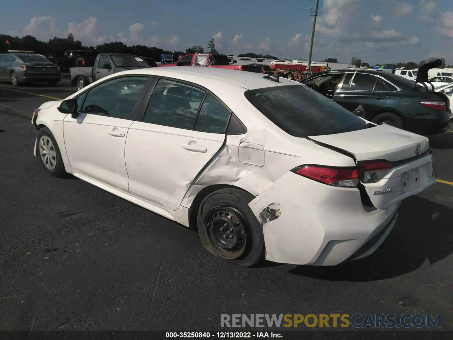 3 Photograph of a damaged car 5YFDPMAEXNP279159 TOYOTA COROLLA 2022