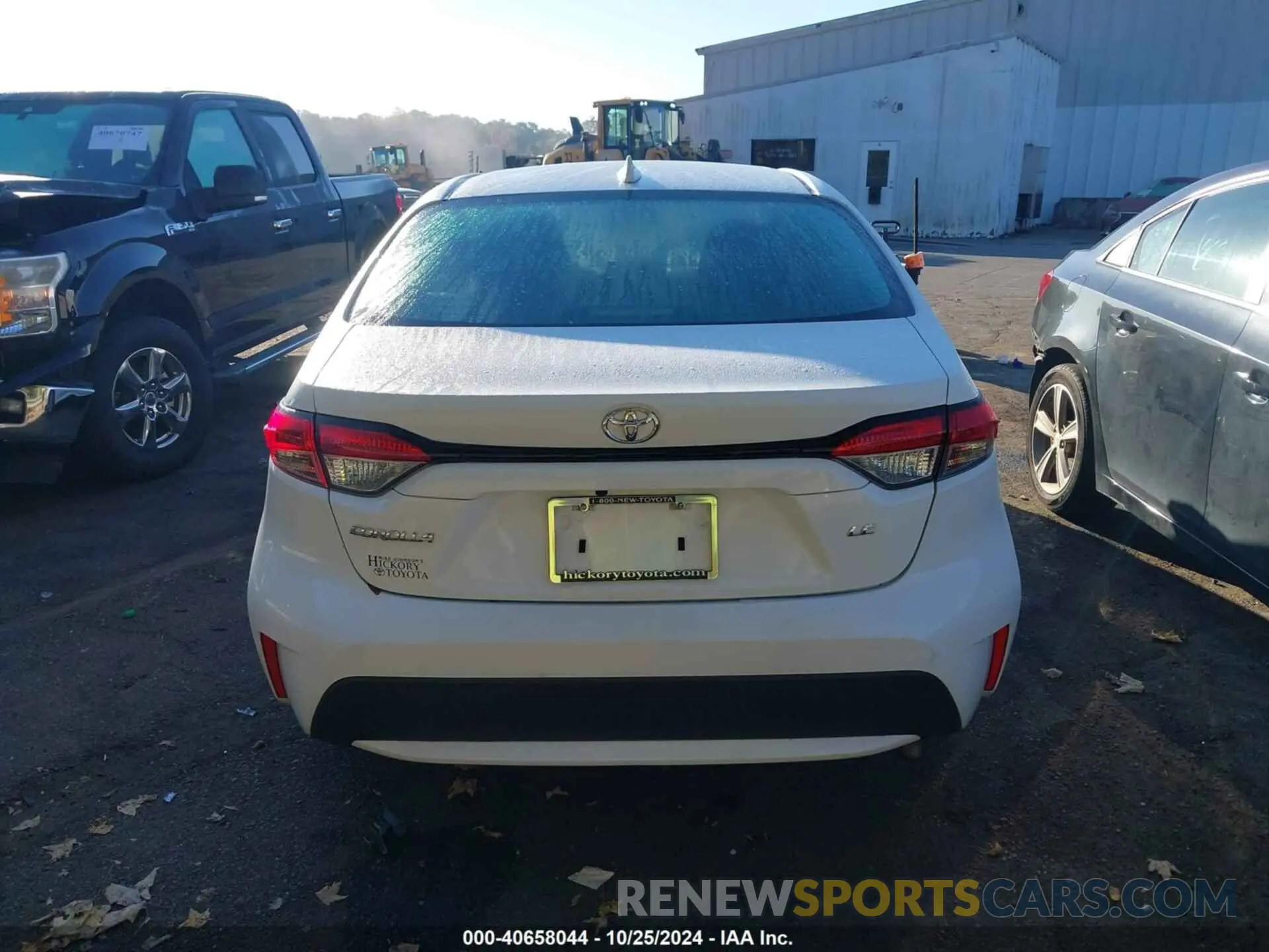 16 Photograph of a damaged car 5YFEPMAE0NP275531 TOYOTA COROLLA 2022