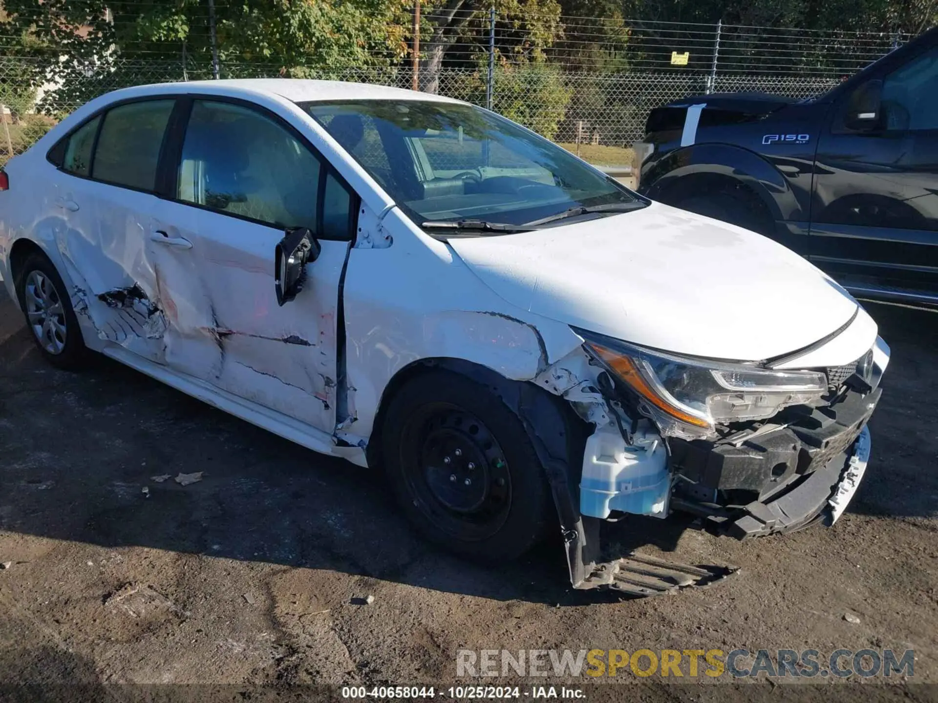 6 Photograph of a damaged car 5YFEPMAE0NP275531 TOYOTA COROLLA 2022