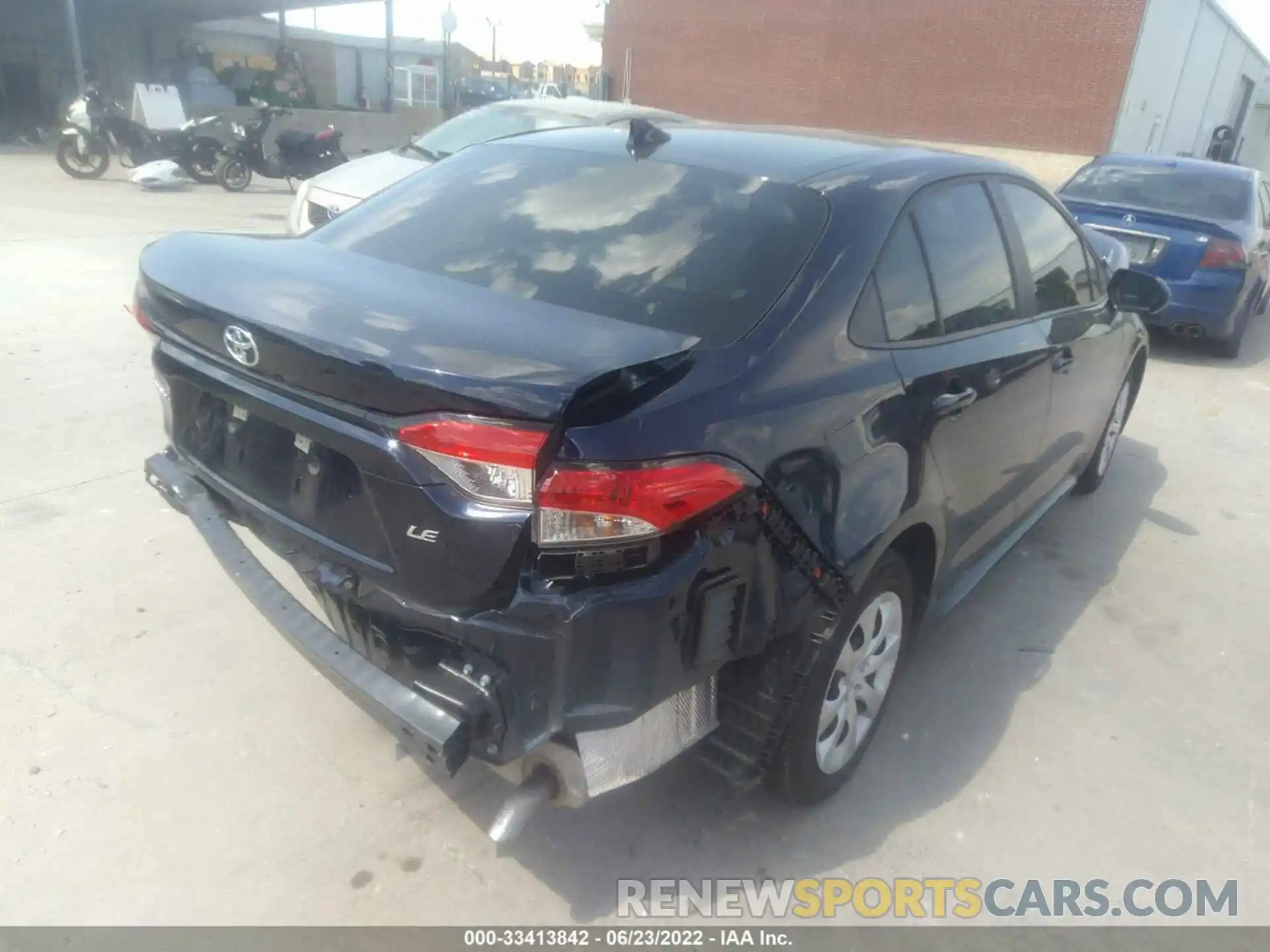 4 Photograph of a damaged car 5YFEPMAE0NP281037 TOYOTA COROLLA 2022