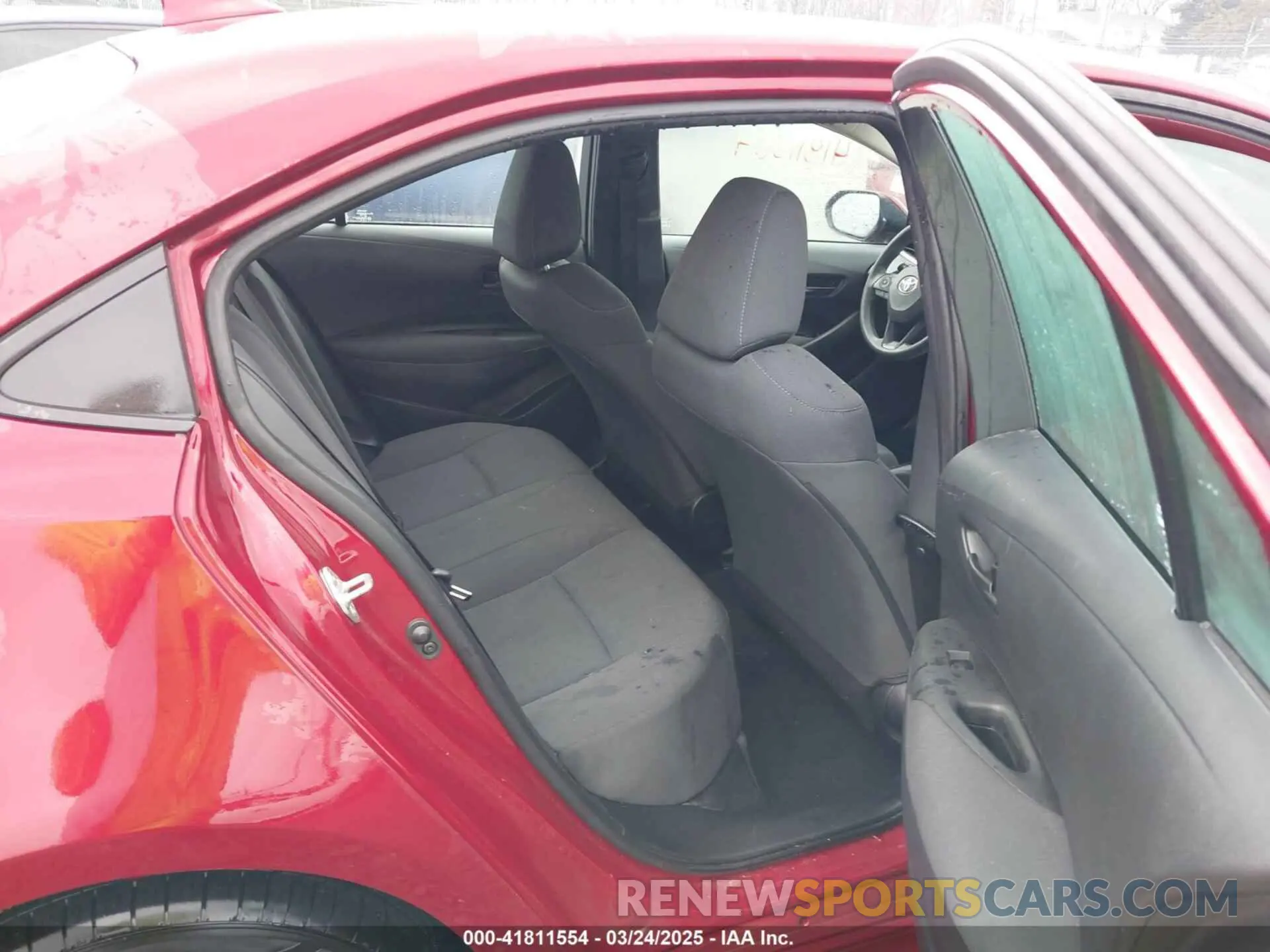 8 Photograph of a damaged car 5YFEPMAE0NP282916 TOYOTA COROLLA 2022
