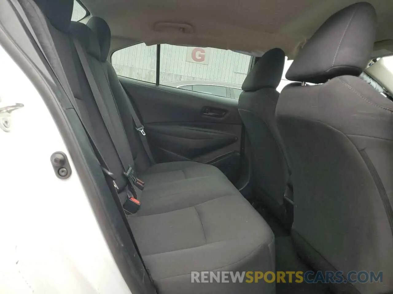 10 Photograph of a damaged car 5YFEPMAE0NP284651 TOYOTA COROLLA 2022