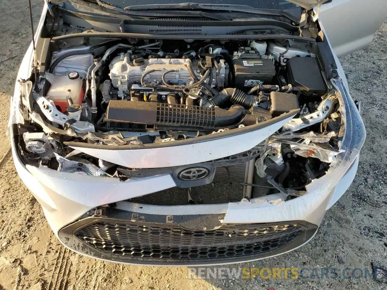 11 Photograph of a damaged car 5YFEPMAE0NP285511 TOYOTA COROLLA 2022