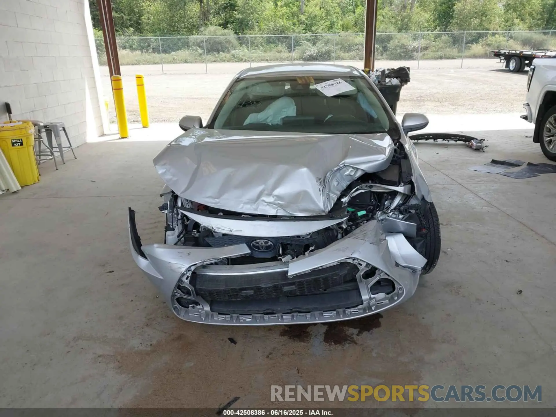 13 Photograph of a damaged car 5YFEPMAE0NP289042 TOYOTA COROLLA 2022