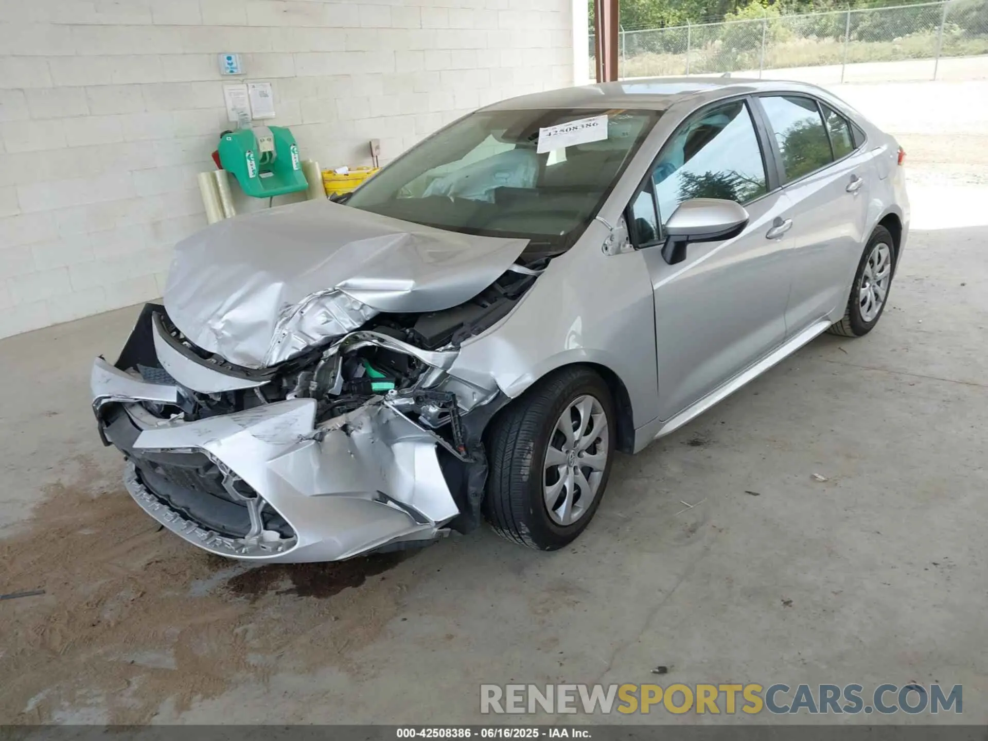 2 Photograph of a damaged car 5YFEPMAE0NP289042 TOYOTA COROLLA 2022
