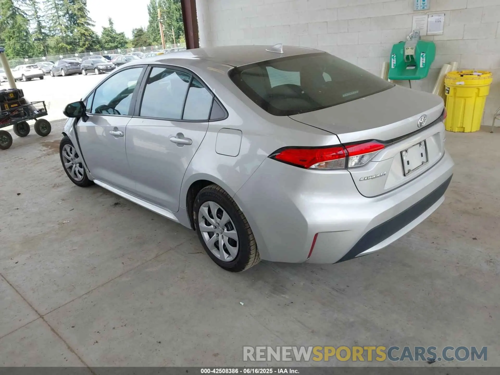 3 Photograph of a damaged car 5YFEPMAE0NP289042 TOYOTA COROLLA 2022