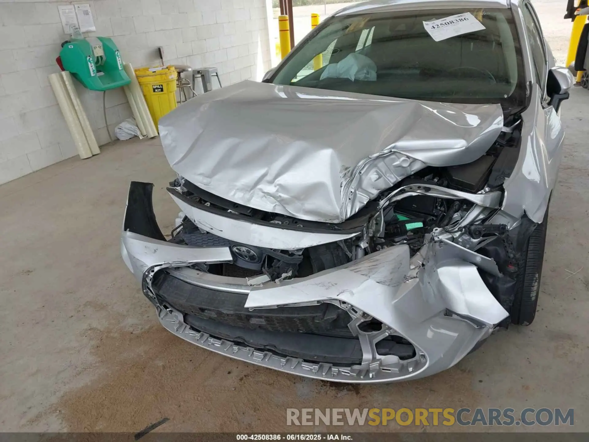 6 Photograph of a damaged car 5YFEPMAE0NP289042 TOYOTA COROLLA 2022