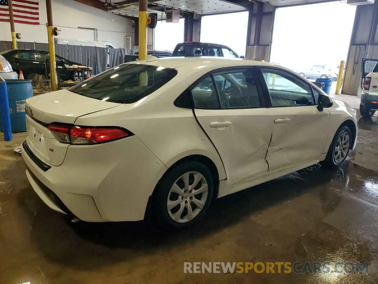 3 Photograph of a damaged car 5YFEPMAE0NP295178 TOYOTA COROLLA 2022