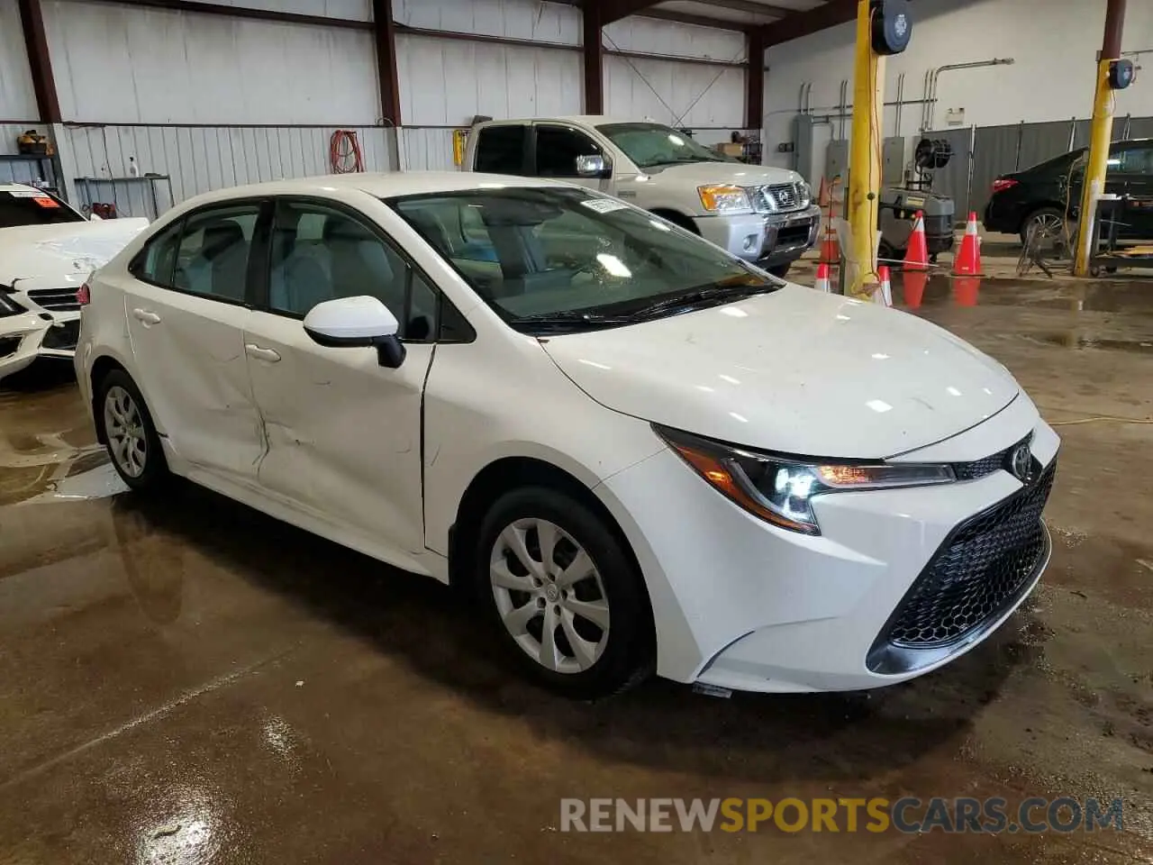 4 Photograph of a damaged car 5YFEPMAE0NP295178 TOYOTA COROLLA 2022