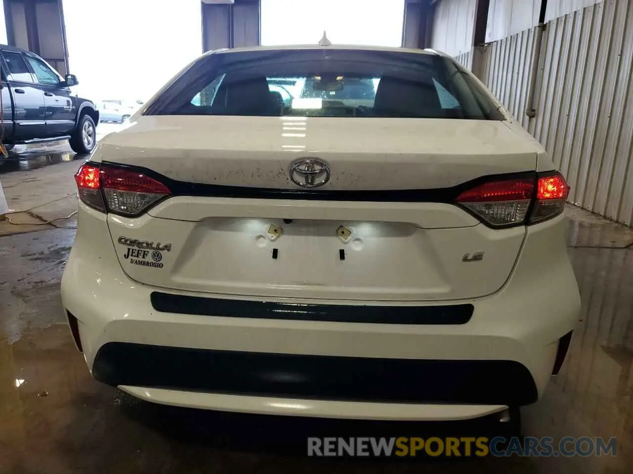 6 Photograph of a damaged car 5YFEPMAE0NP295178 TOYOTA COROLLA 2022