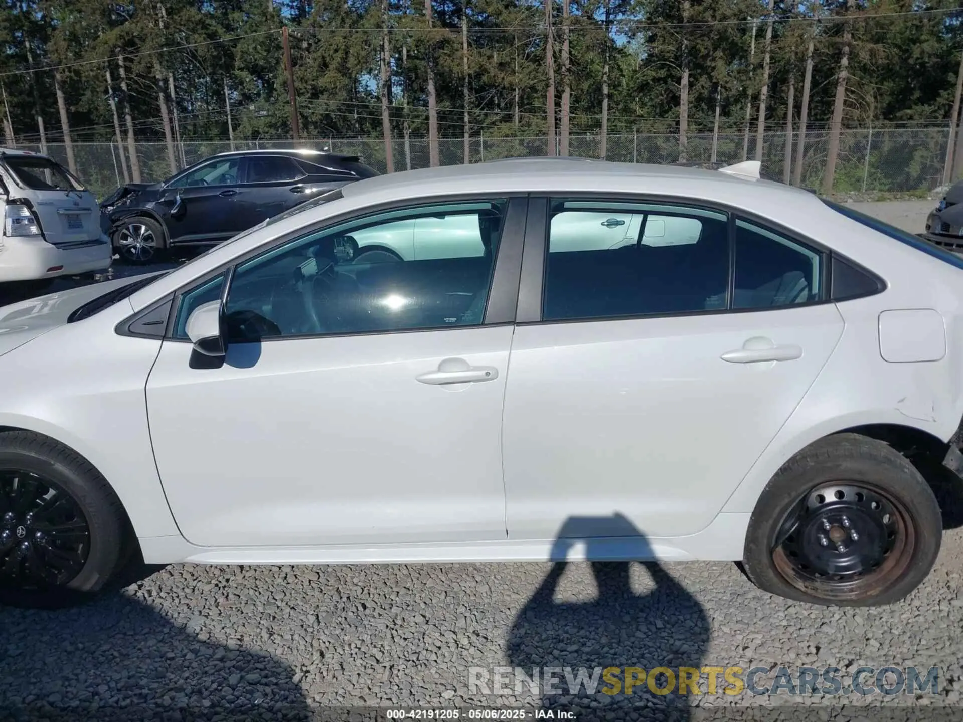 14 Photograph of a damaged car 5YFEPMAE0NP302159 TOYOTA COROLLA 2022