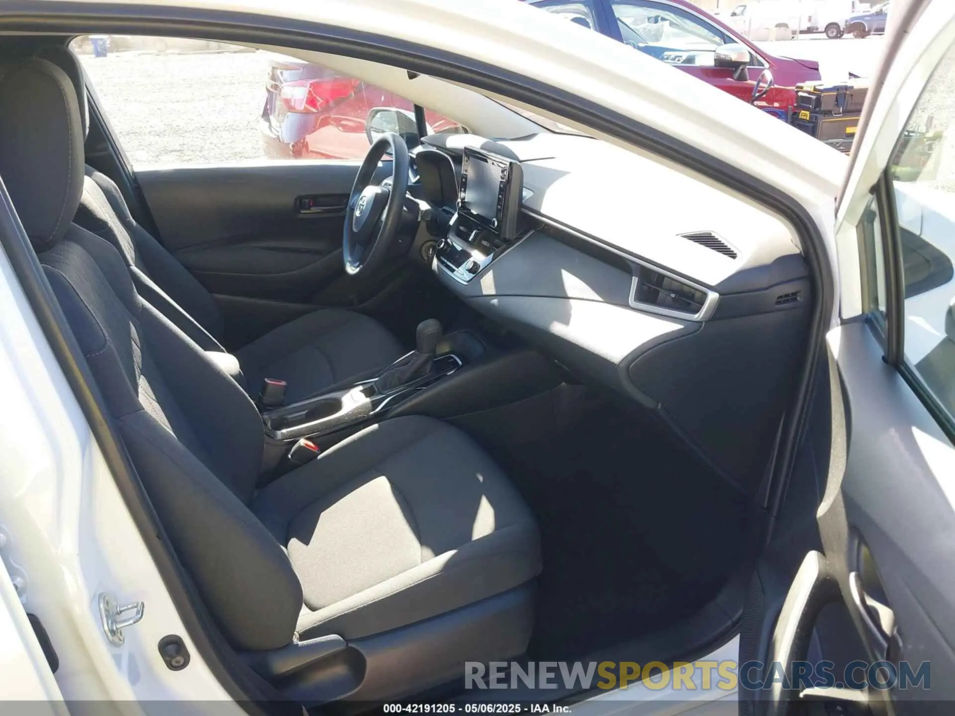 5 Photograph of a damaged car 5YFEPMAE0NP302159 TOYOTA COROLLA 2022