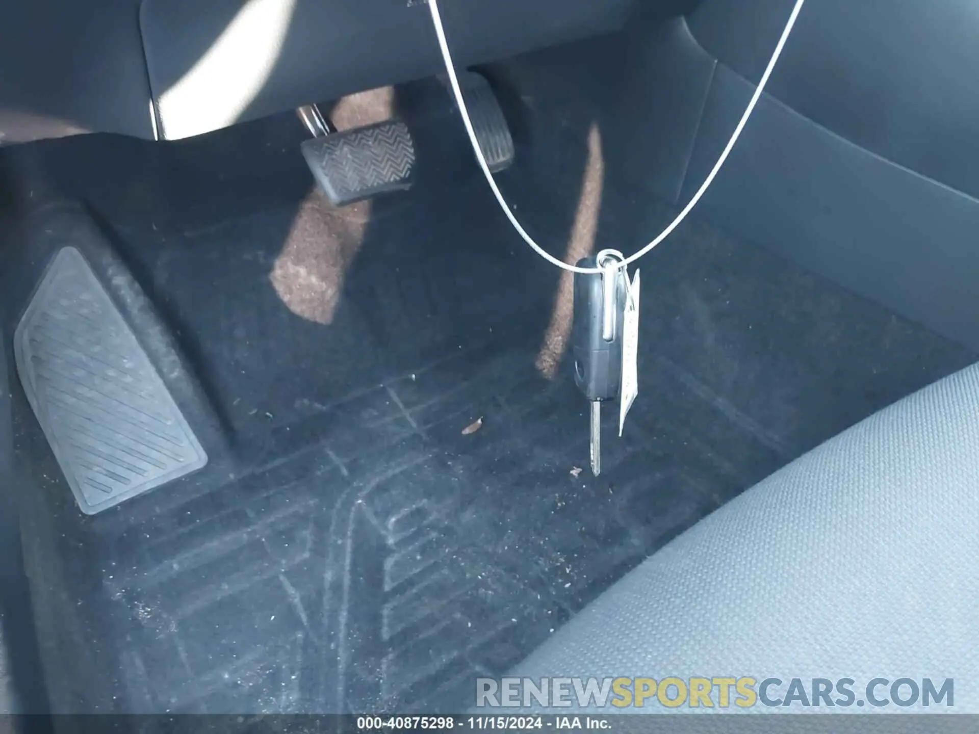 11 Photograph of a damaged car 5YFEPMAE0NP304011 TOYOTA COROLLA 2022