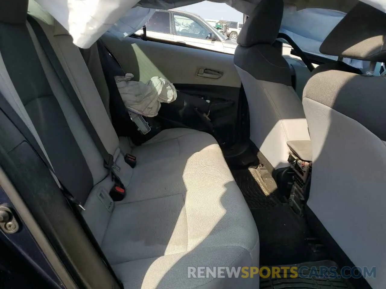10 Photograph of a damaged car 5YFEPMAE0NP314795 TOYOTA COROLLA 2022