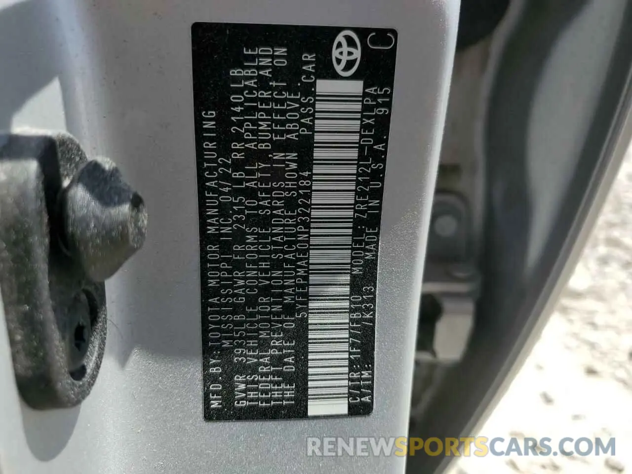 12 Photograph of a damaged car 5YFEPMAE0NP322184 TOYOTA COROLLA 2022
