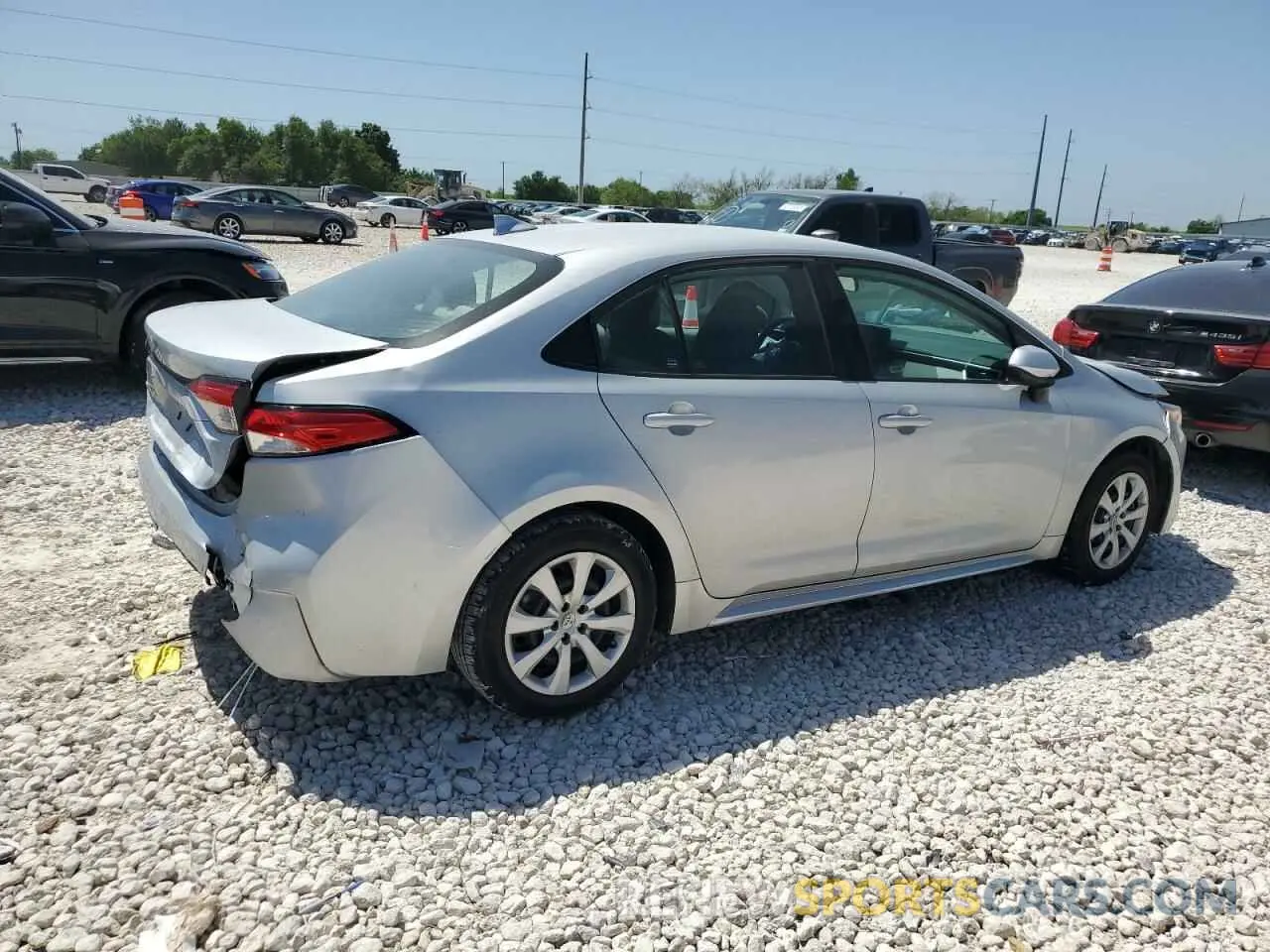 3 Photograph of a damaged car 5YFEPMAE0NP322184 TOYOTA COROLLA 2022
