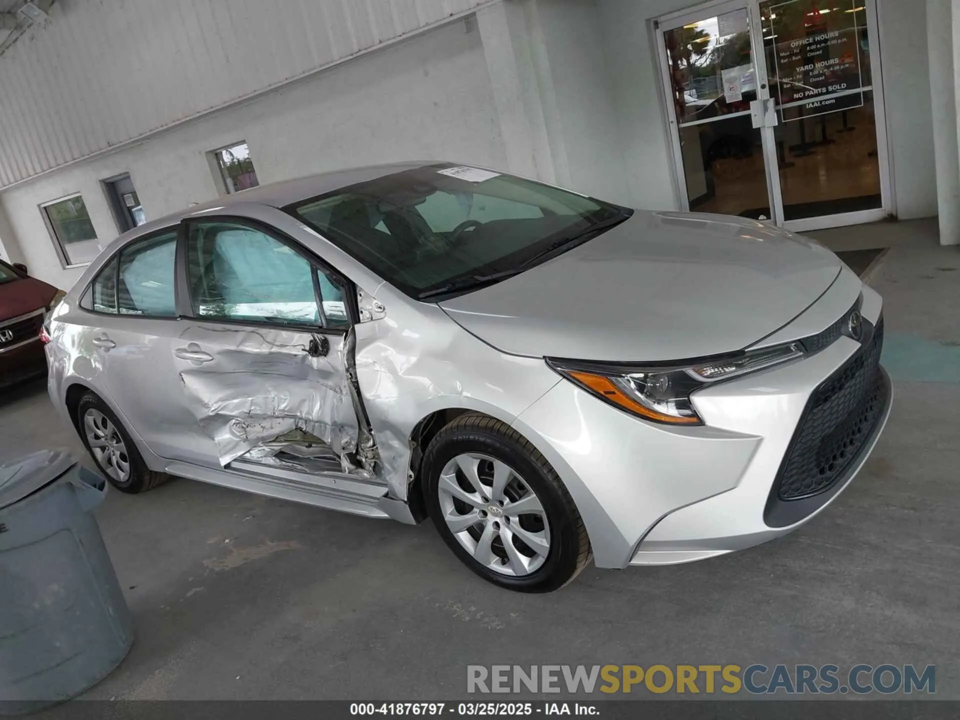13 Photograph of a damaged car 5YFEPMAE0NP324937 TOYOTA COROLLA 2022
