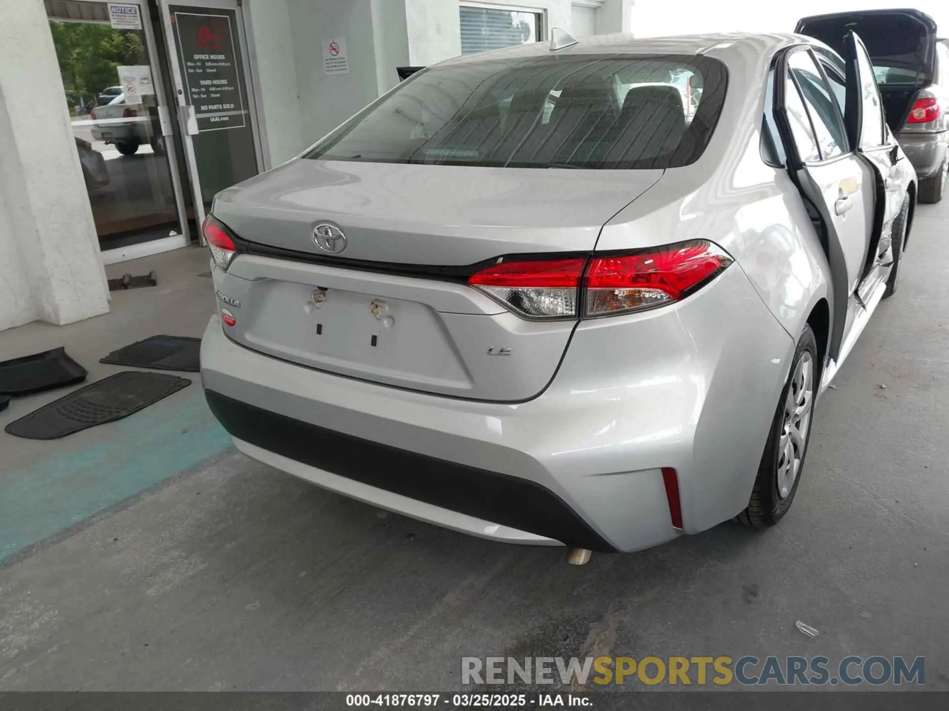 16 Photograph of a damaged car 5YFEPMAE0NP324937 TOYOTA COROLLA 2022