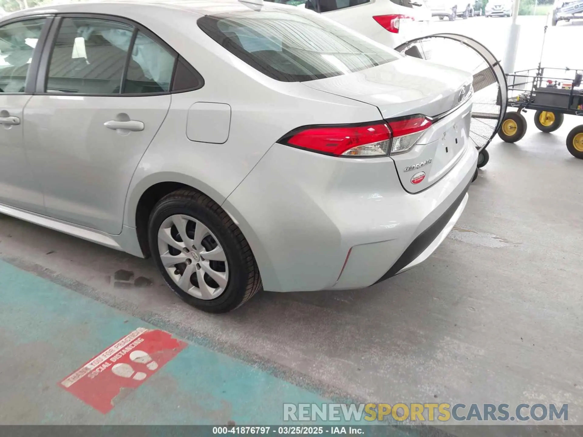 3 Photograph of a damaged car 5YFEPMAE0NP324937 TOYOTA COROLLA 2022