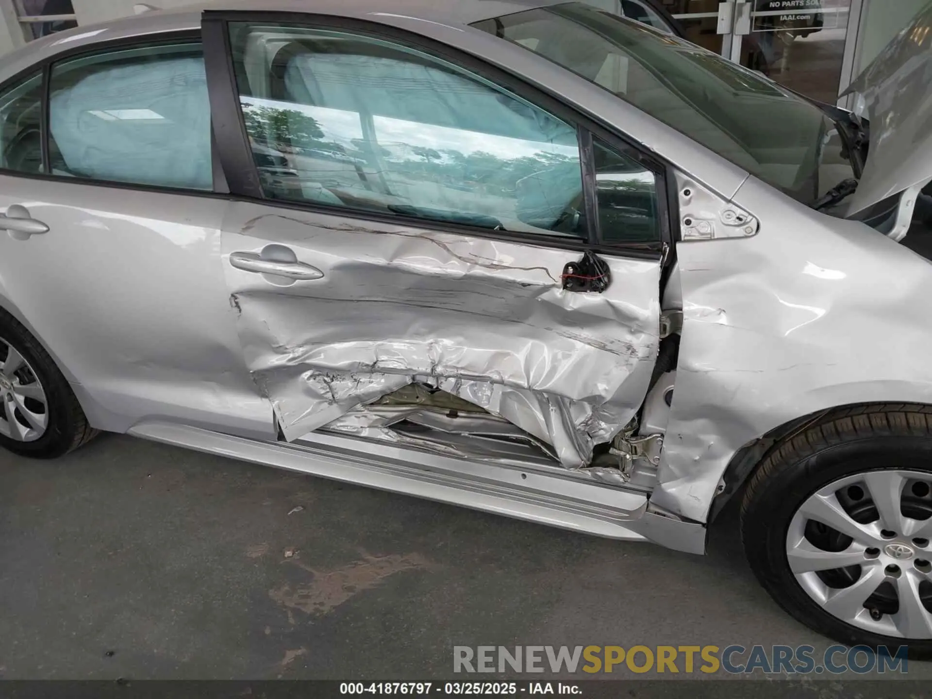 6 Photograph of a damaged car 5YFEPMAE0NP324937 TOYOTA COROLLA 2022