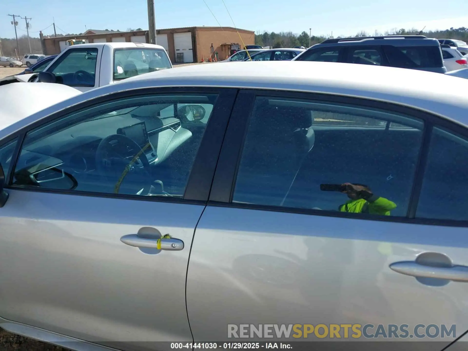 14 Photograph of a damaged car 5YFEPMAE0NP325540 TOYOTA COROLLA 2022