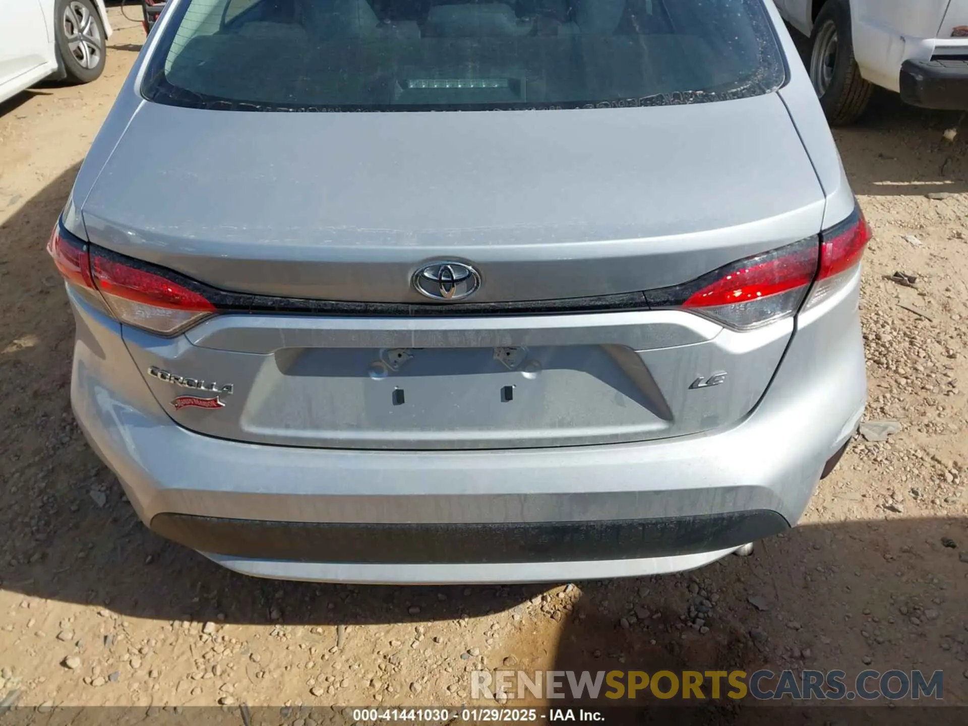 16 Photograph of a damaged car 5YFEPMAE0NP325540 TOYOTA COROLLA 2022