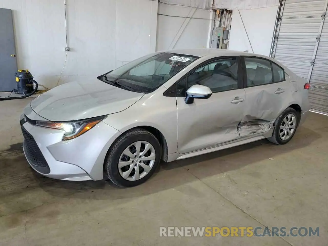 1 Photograph of a damaged car 5YFEPMAE0NP330172 TOYOTA COROLLA 2022
