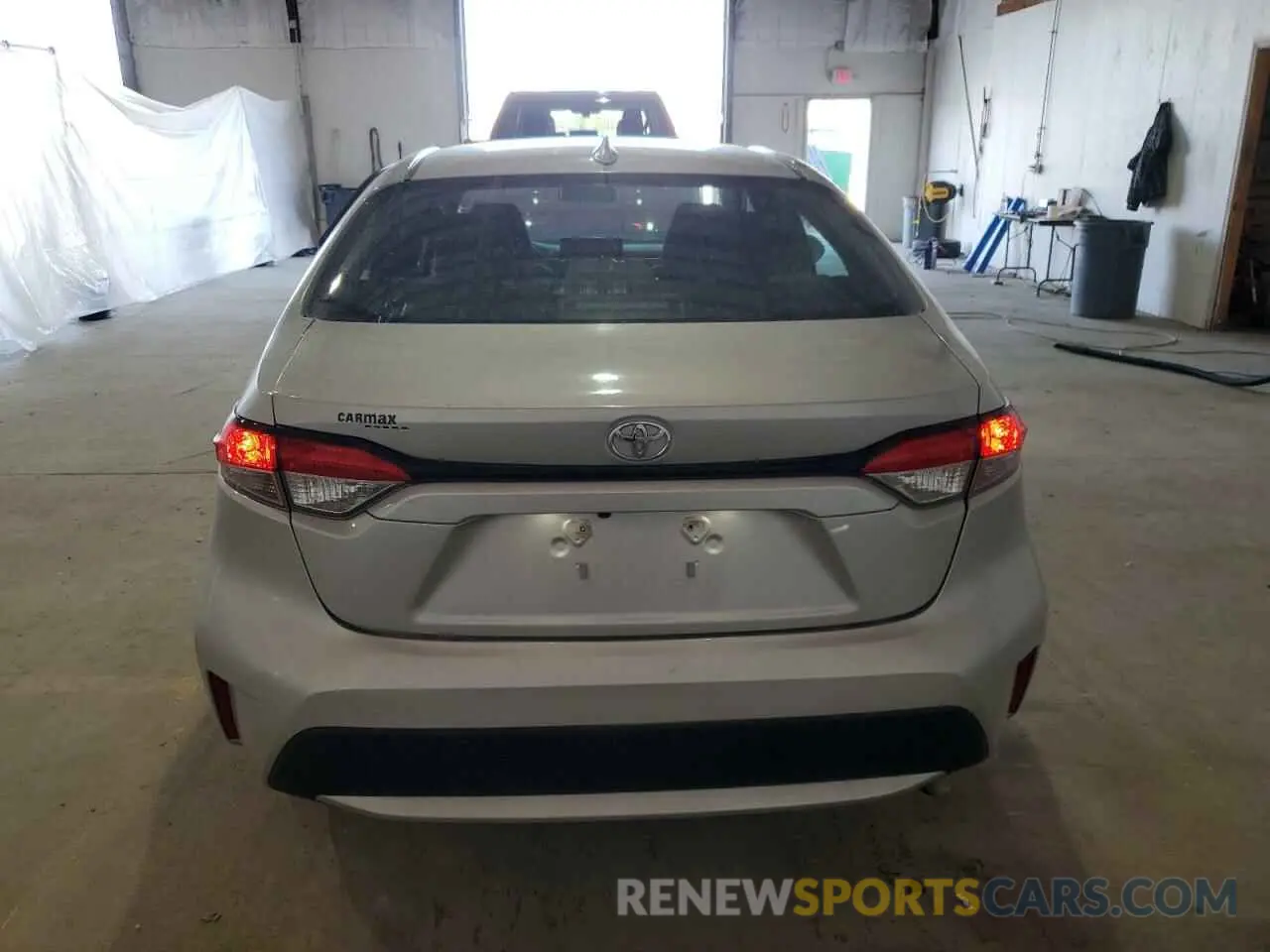 6 Photograph of a damaged car 5YFEPMAE0NP330172 TOYOTA COROLLA 2022