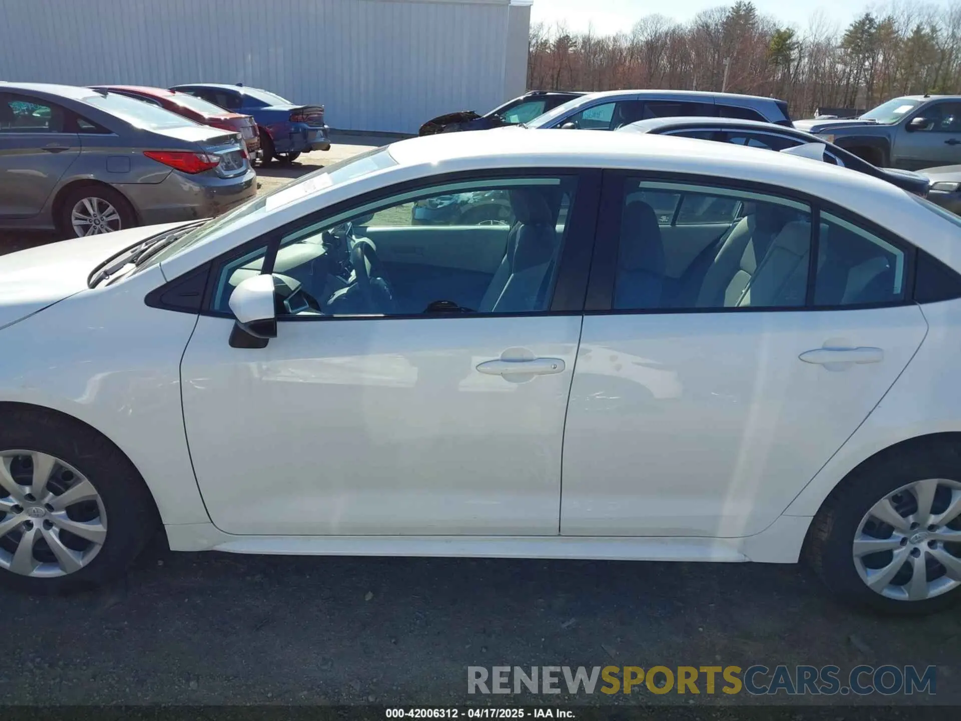 14 Photograph of a damaged car 5YFEPMAE0NP340815 TOYOTA COROLLA 2022