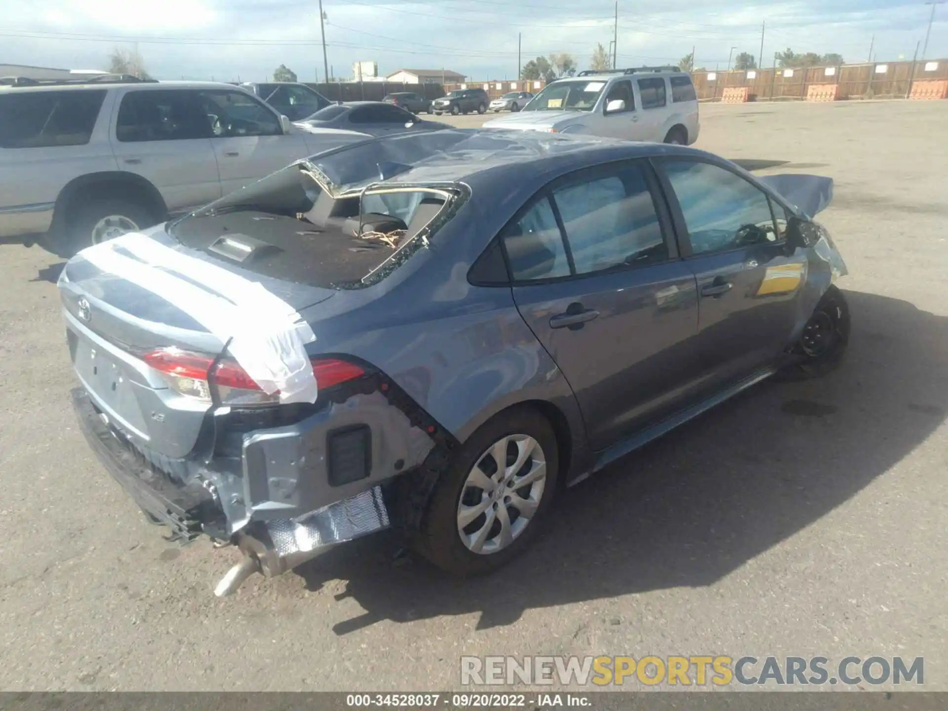 4 Photograph of a damaged car 5YFEPMAE0NP341754 TOYOTA COROLLA 2022