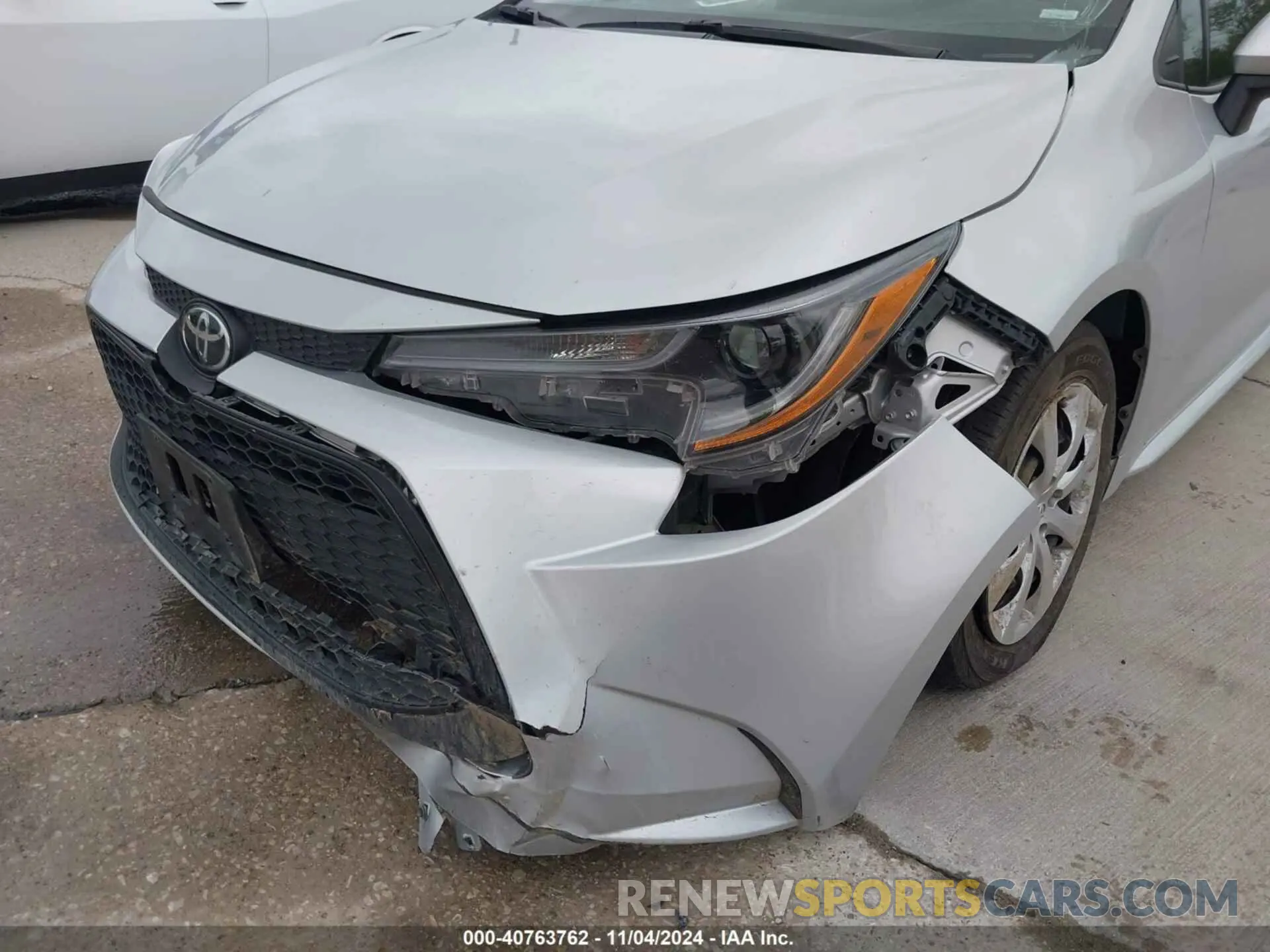 6 Photograph of a damaged car 5YFEPMAE0NP357646 TOYOTA COROLLA 2022