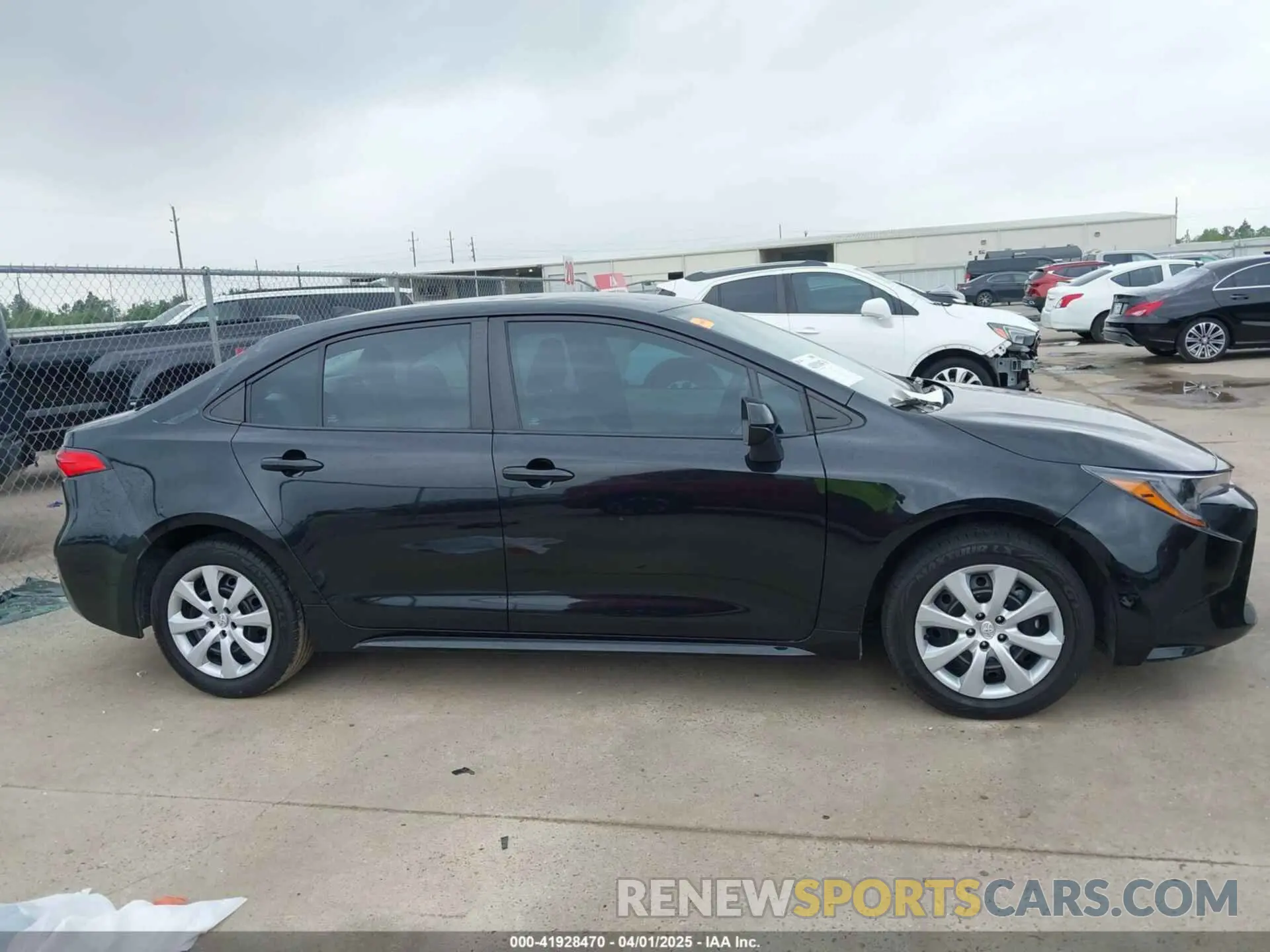 13 Photograph of a damaged car 5YFEPMAE0NP369893 TOYOTA COROLLA 2022