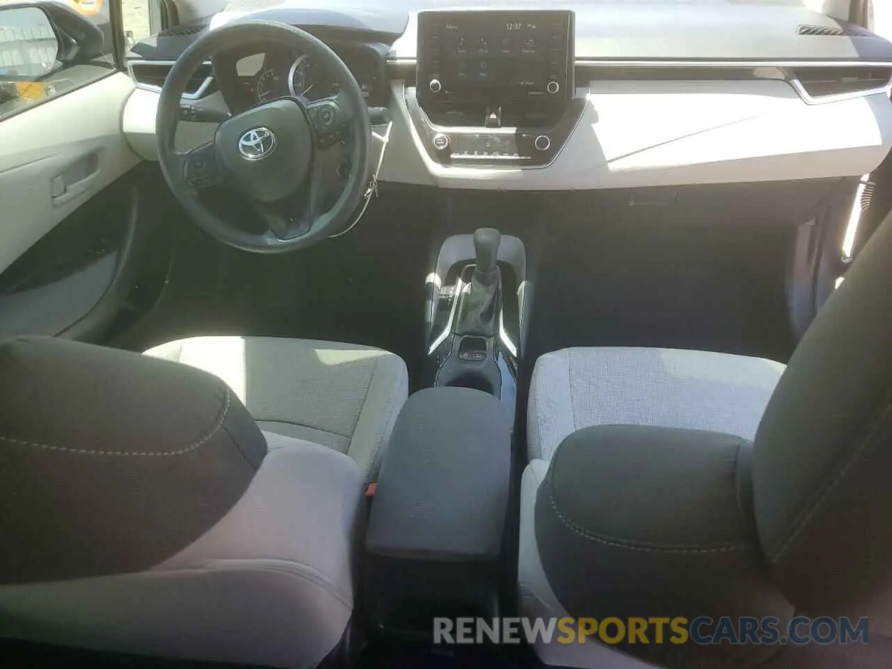8 Photograph of a damaged car 5YFEPMAE0NP388976 TOYOTA COROLLA 2022