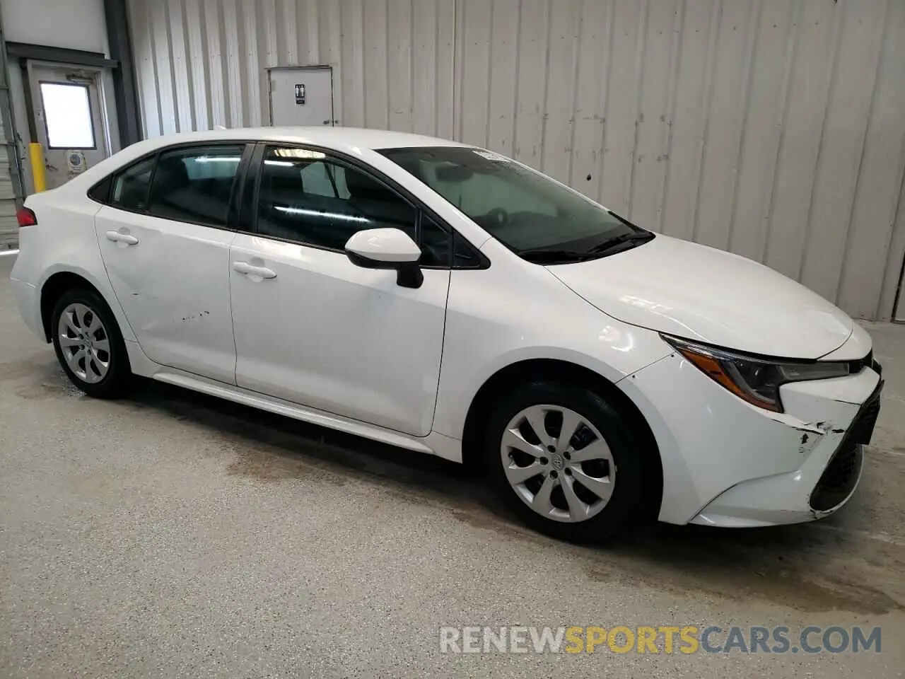 4 Photograph of a damaged car 5YFEPMAE0NP390792 TOYOTA COROLLA 2022