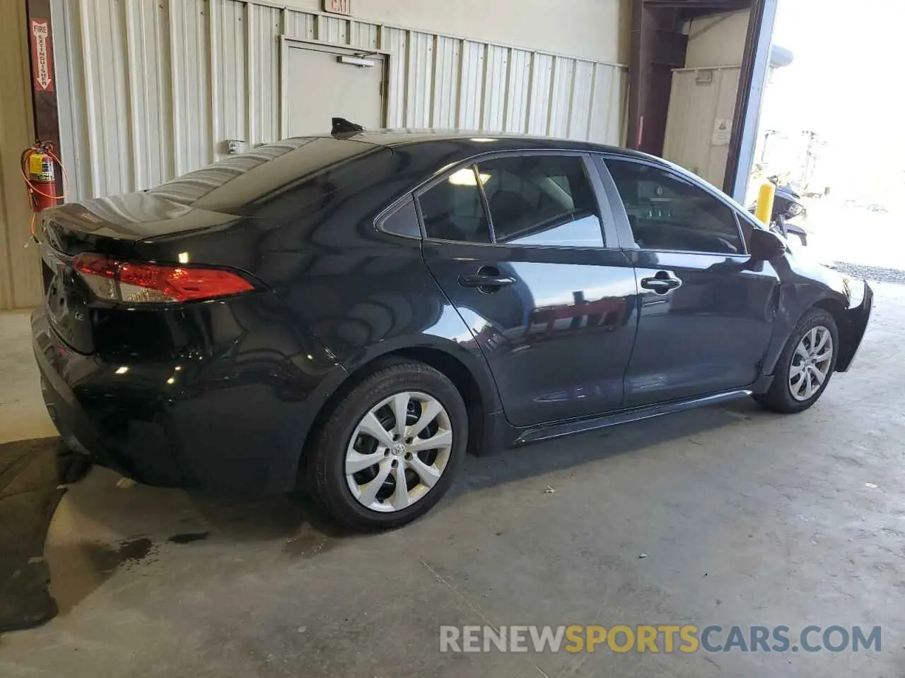 3 Photograph of a damaged car 5YFEPMAE0NP391988 TOYOTA COROLLA 2022