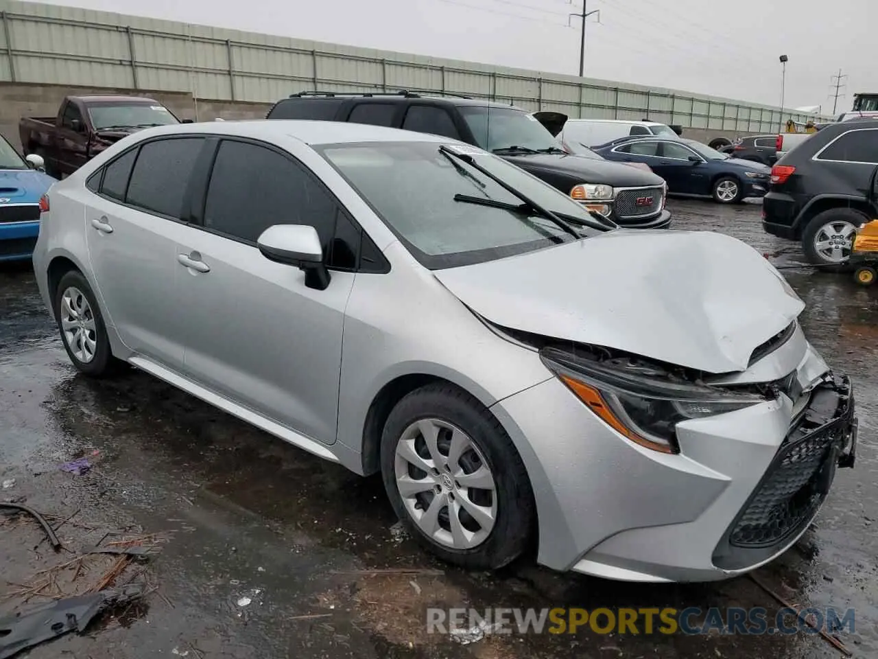 4 Photograph of a damaged car 5YFEPMAE1NP271567 TOYOTA COROLLA 2022