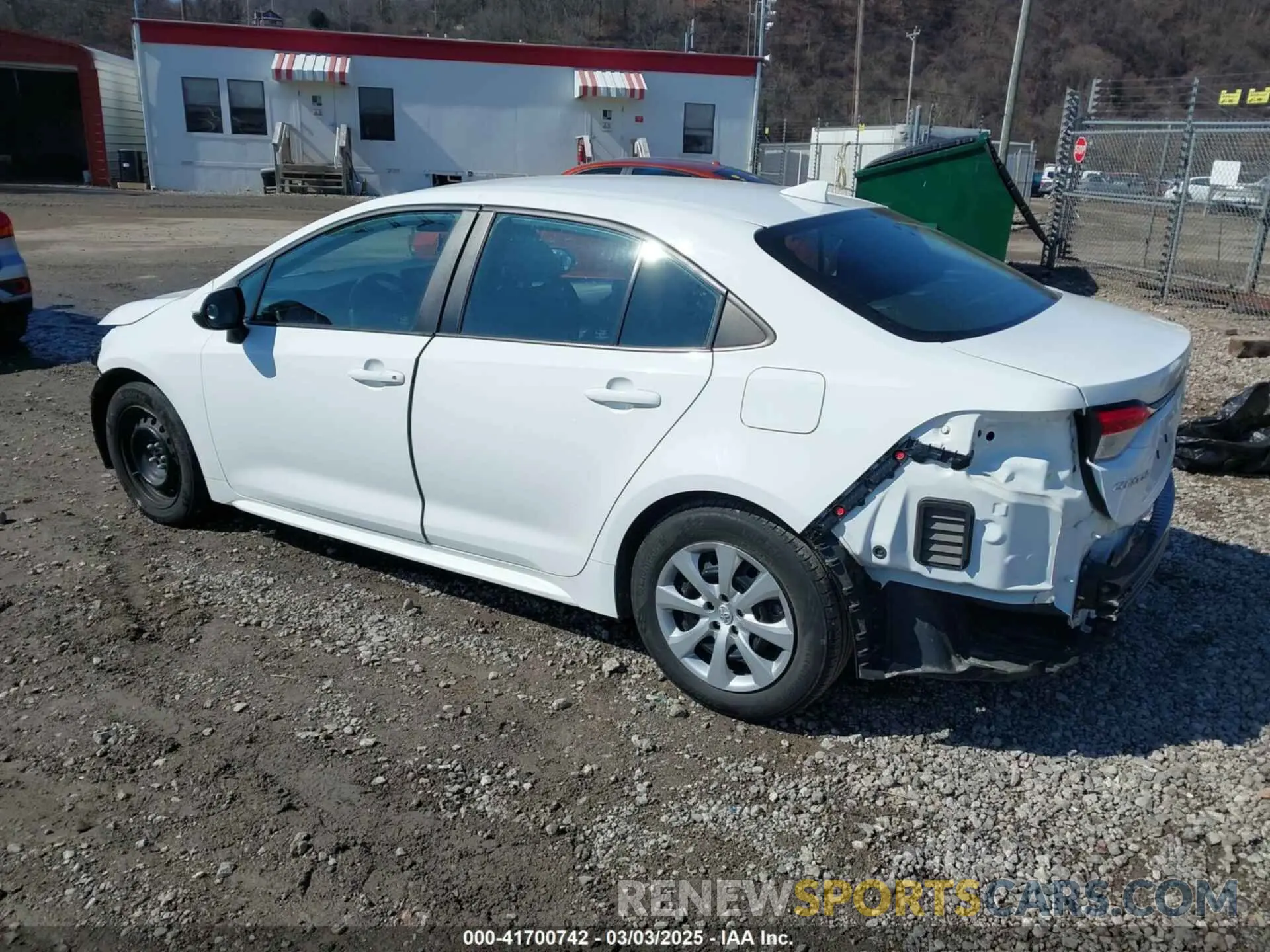 3 Photograph of a damaged car 5YFEPMAE1NP271925 TOYOTA COROLLA 2022