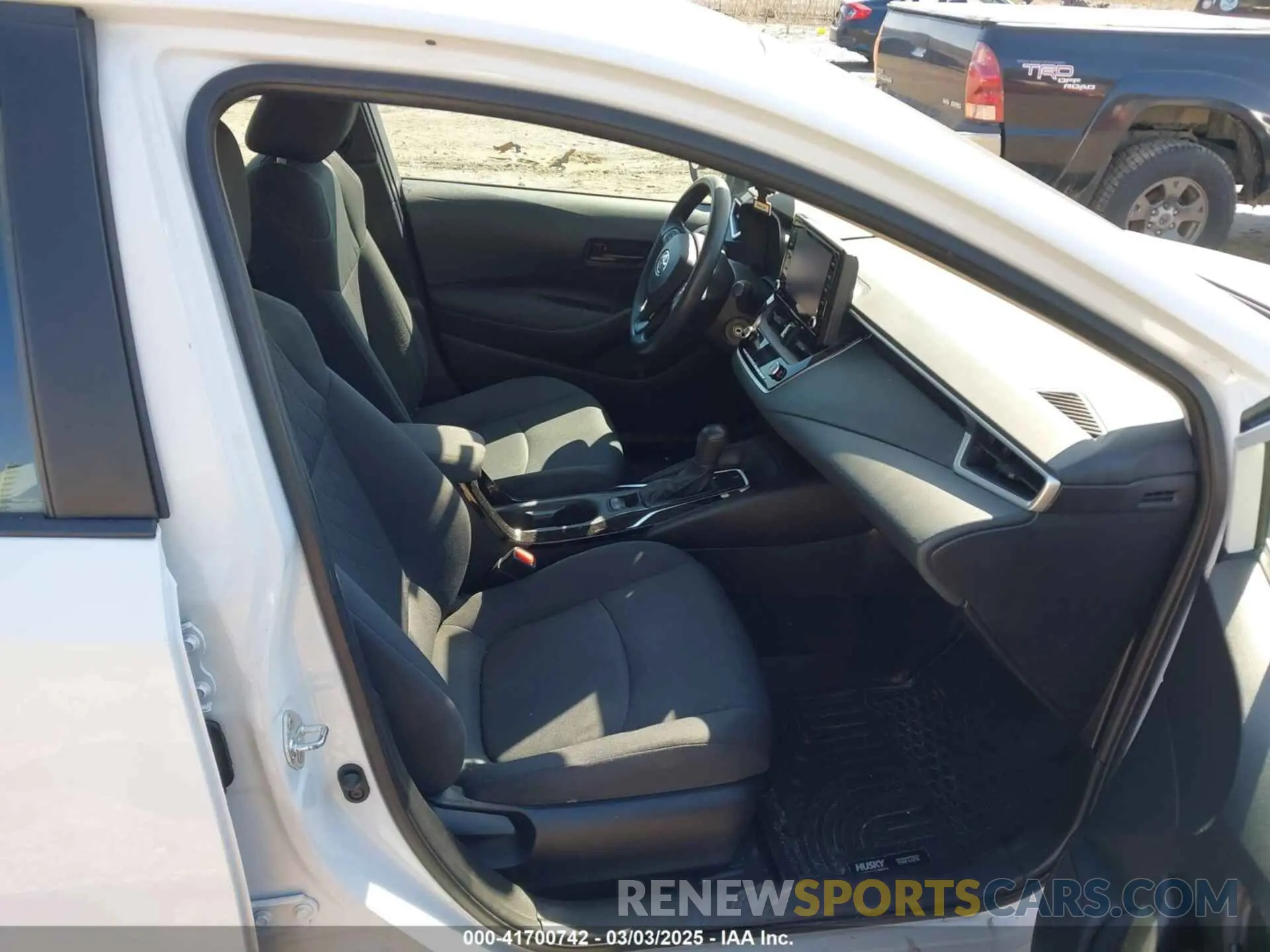 5 Photograph of a damaged car 5YFEPMAE1NP271925 TOYOTA COROLLA 2022